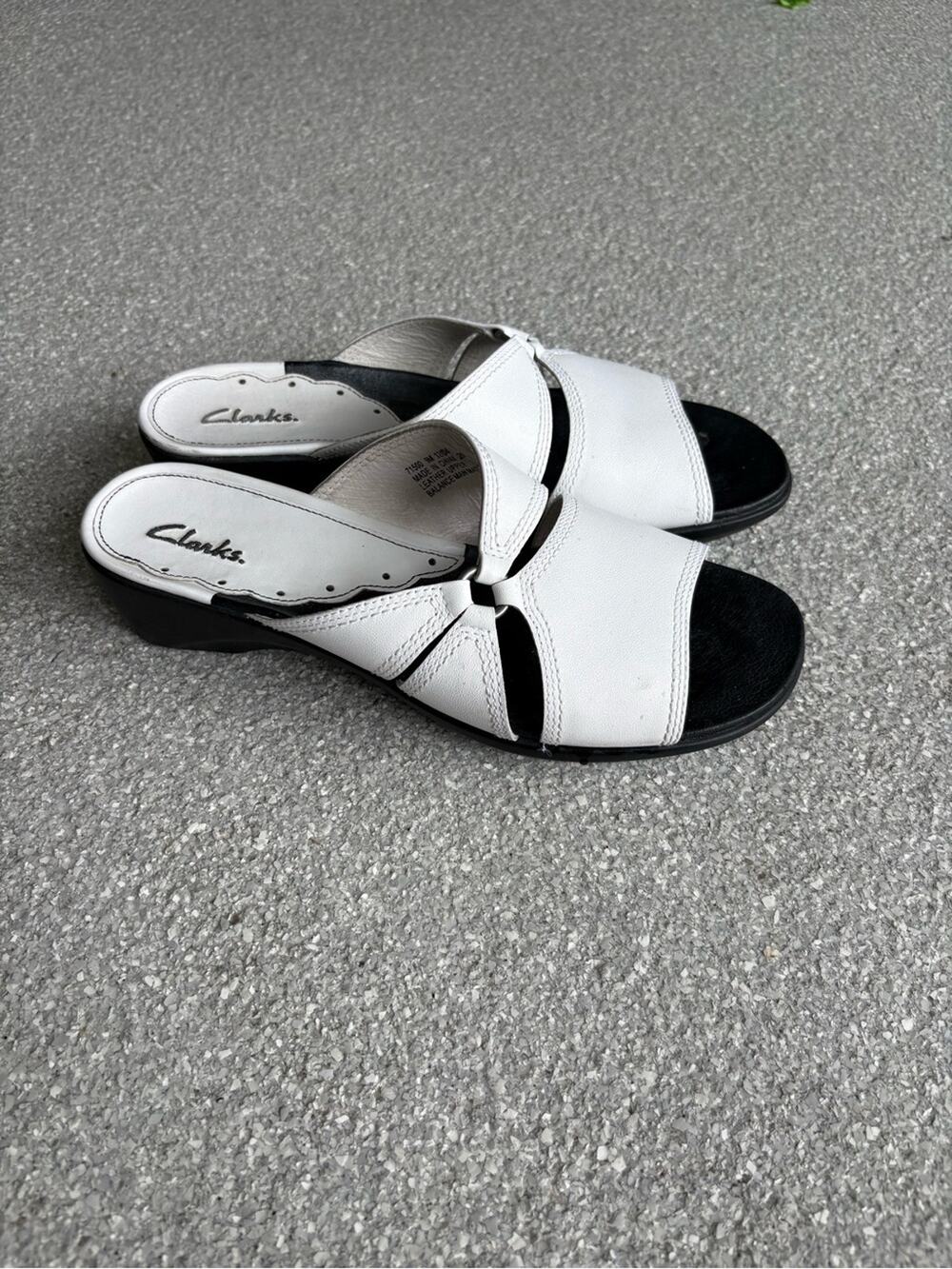 Clarks Women's Criss Cross White Leather Wedge Sandals size 9